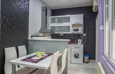 Location longue durée d’un appartement lumineux de 2 pièces, 45 m², centre de Belgrade, Serbie